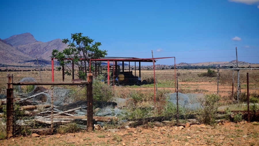 6 Bedroom Property for Sale in Middelburg Eastern Cape